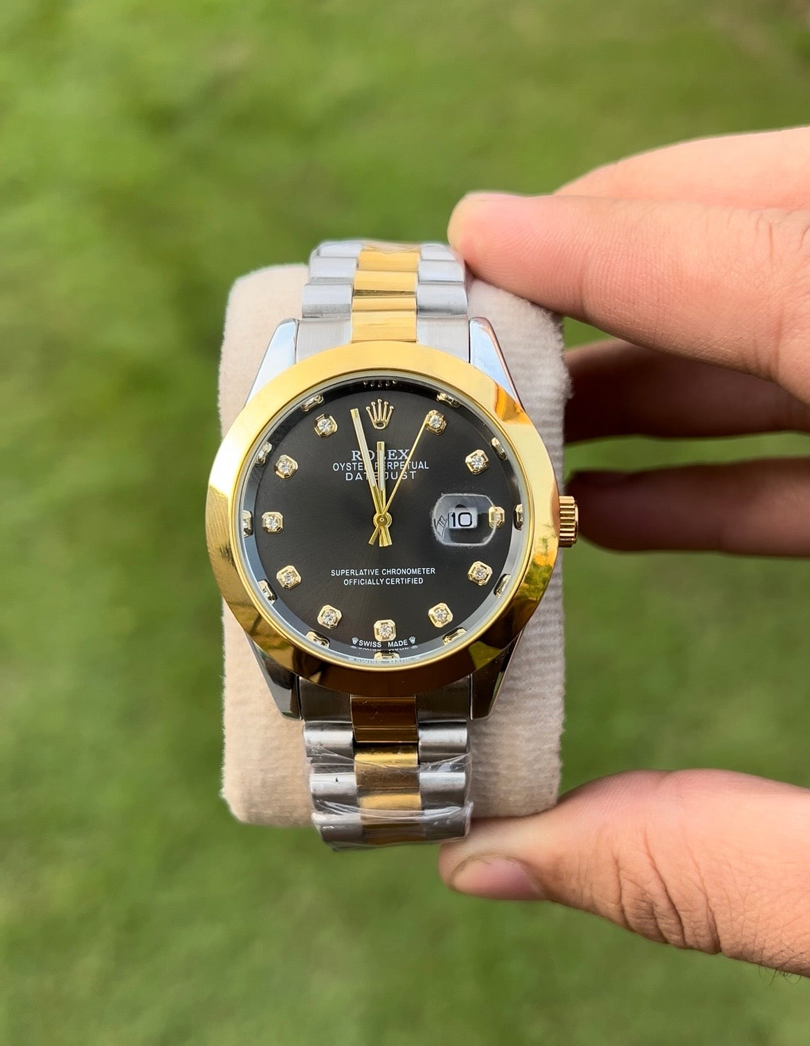 Date Adjustment | Two Tune Black