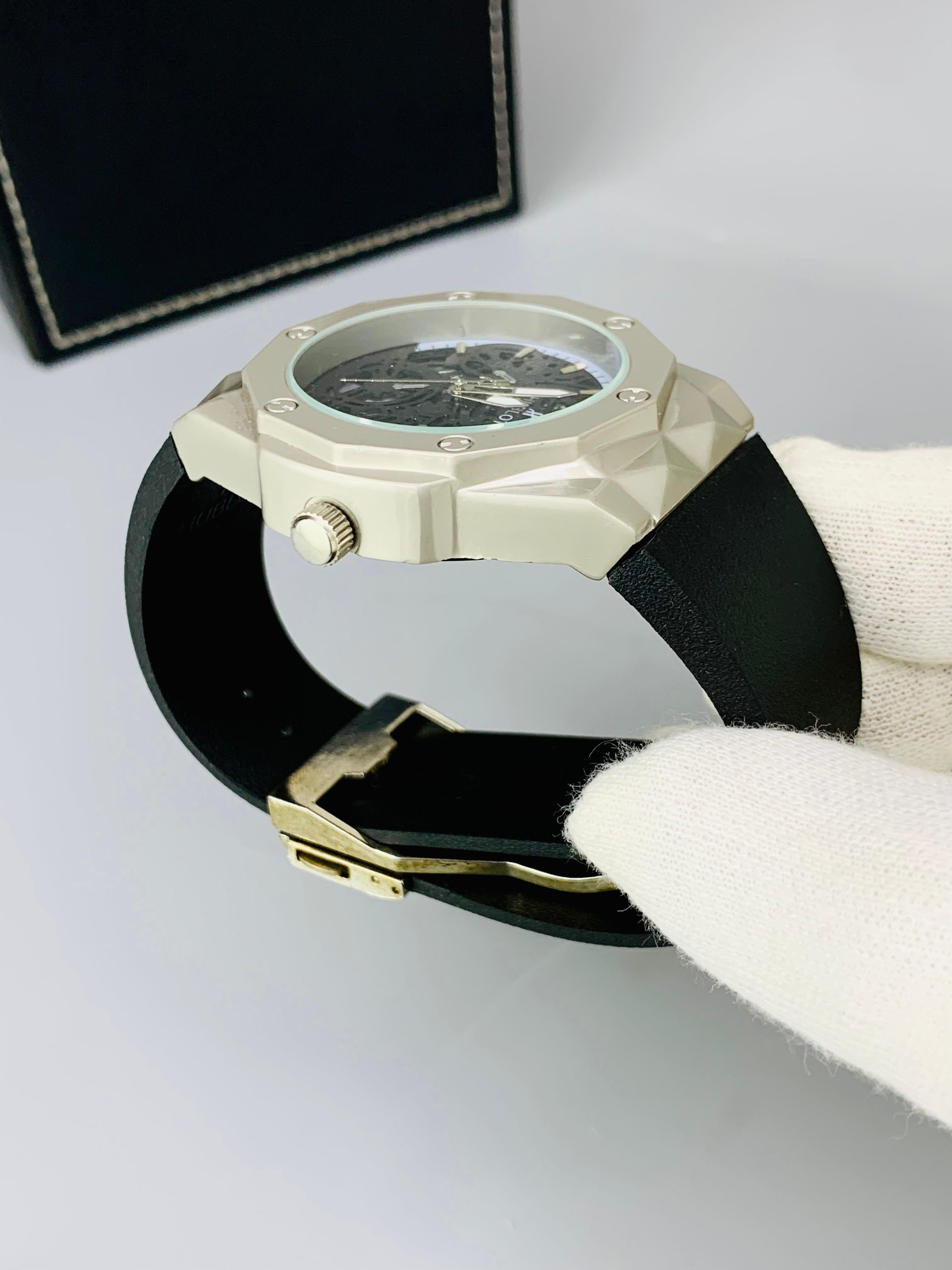 Chronograph Design Watch for Men with Master Lock