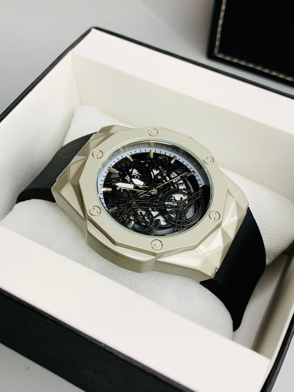 Chronograph Design Watch for Men with Master Lock