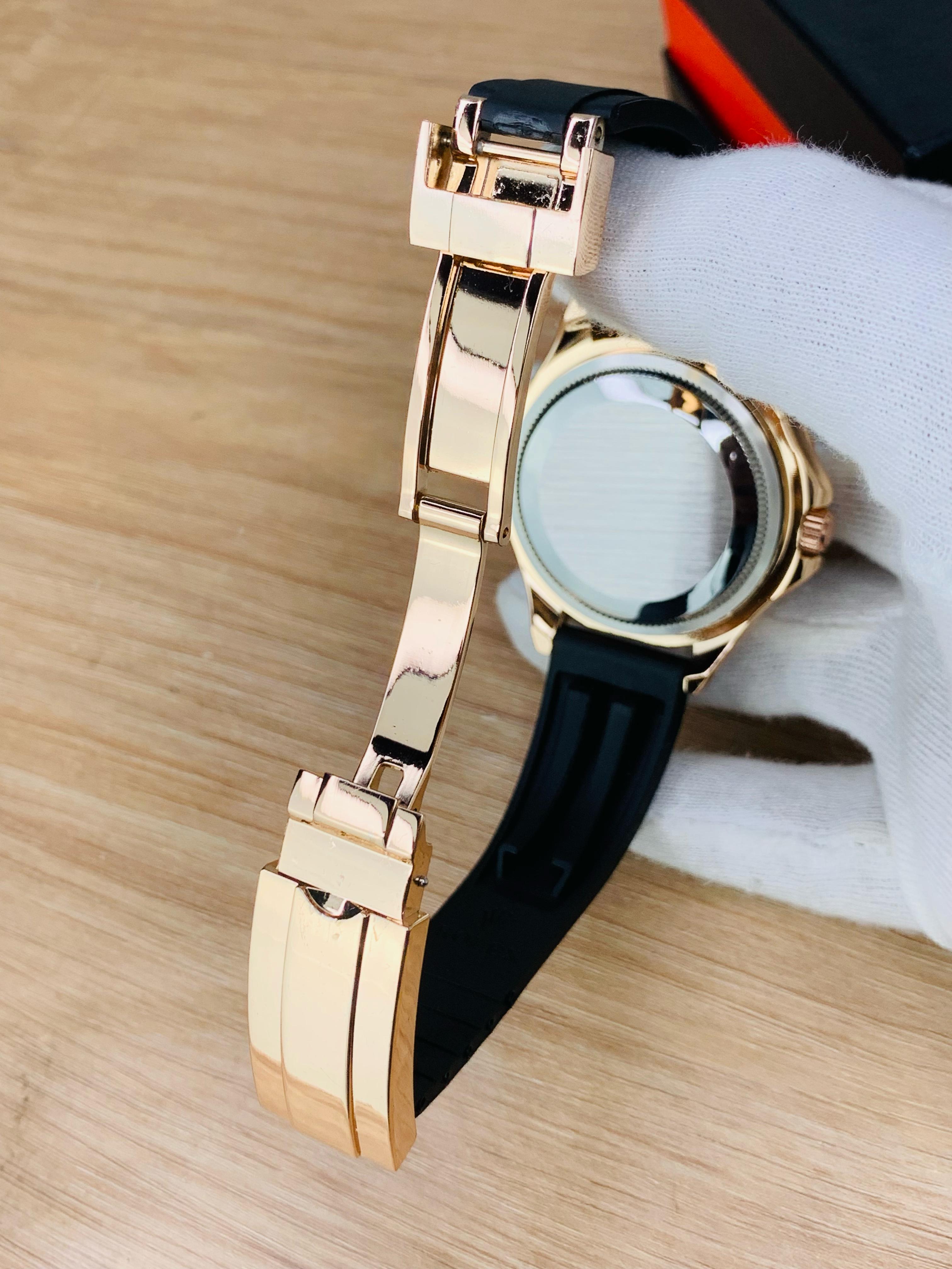 Date Working Master Lock Watch