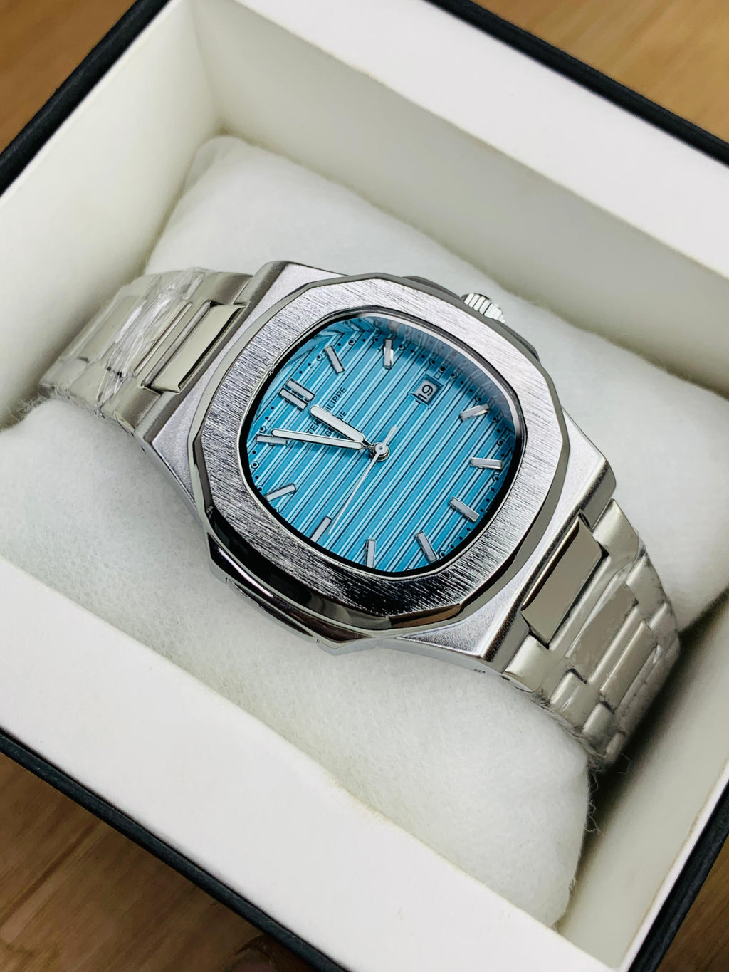 PP Nautilus Model | Tiffany Colour