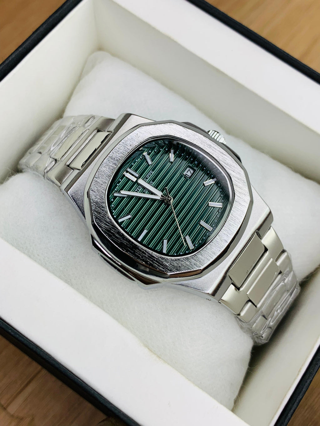 PP Nautilus Model | Silver Green