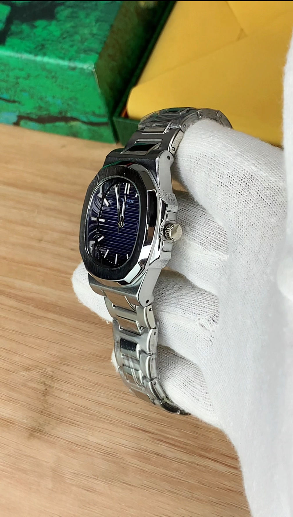 PP Nautilus Model | Silver Blue