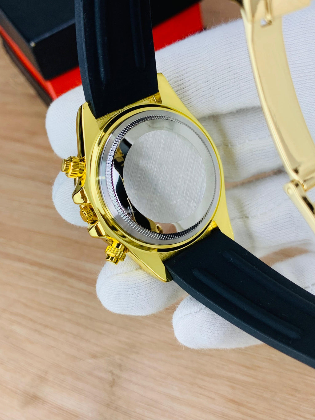 Stone Embedded Daytona Strap Model